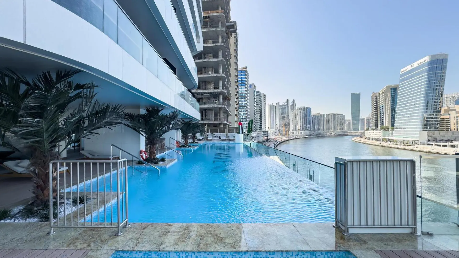 Luxury Marasi Drive, 1Bdr Apt With Private Jacuzzi 두바이