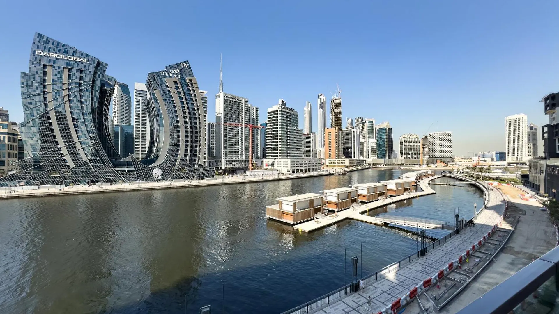 Luxury Marasi Drive, 1Bdr Apt With Private Jacuzzi 두바이 아파트