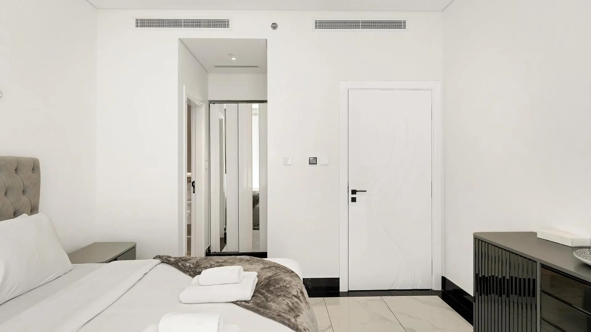 아파트 Luxury Marasi Drive, 1Bdr Apt With Private Jacuzzi 두바이 아랍에미리트