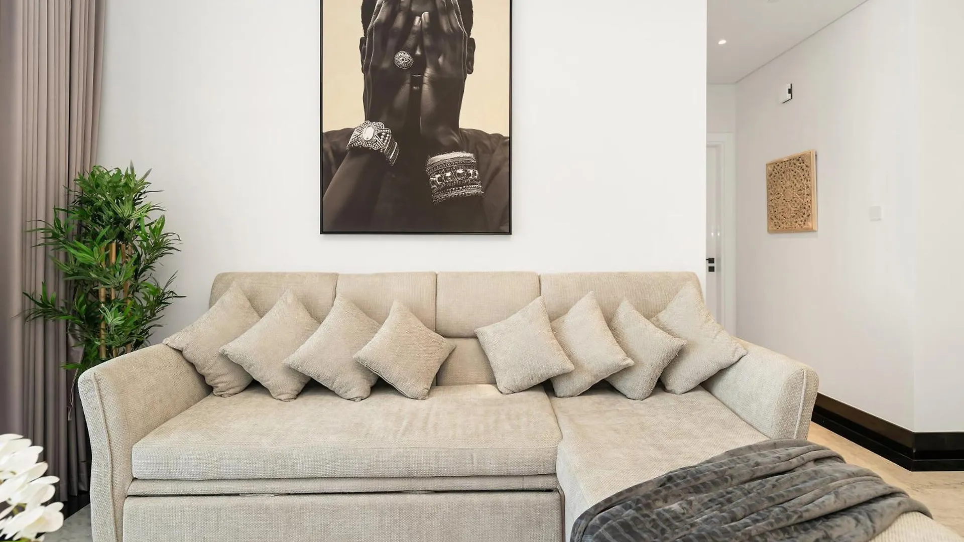 Luxury Marasi Drive, 1Bdr Apt With Private Jacuzzi 두바이 아파트